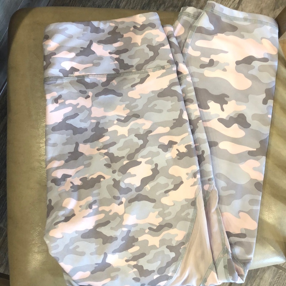 Fabletics capris